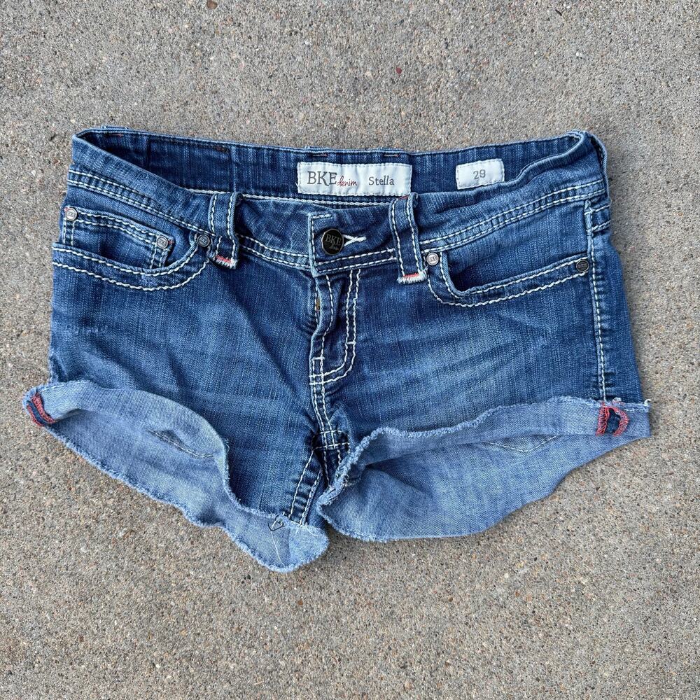 Buckle BKE Stella Low Rise Cut Off Jean Shorts Flap Pocket Size 29 BMM1205